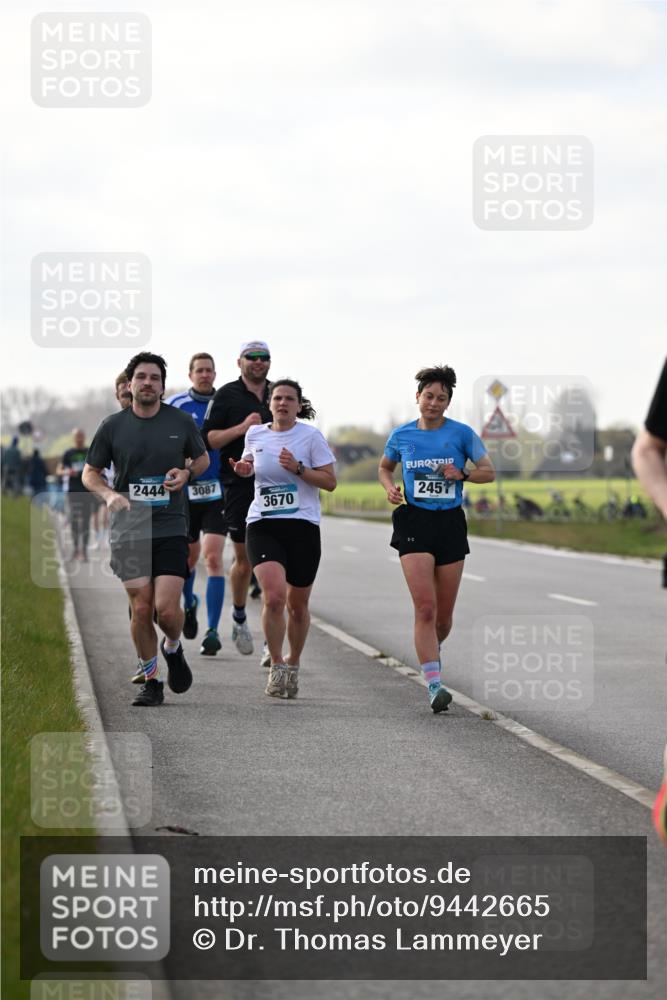 12.04.2026 - 45. Internationalen Wilhelmsburger Insellauf Dr. Thomas Lammeyer http://msf.ph/oto/9442665 12.04.2026 10:13:00 Laufen 2444, 3087, 3670, 245 meine-sportfotos.de