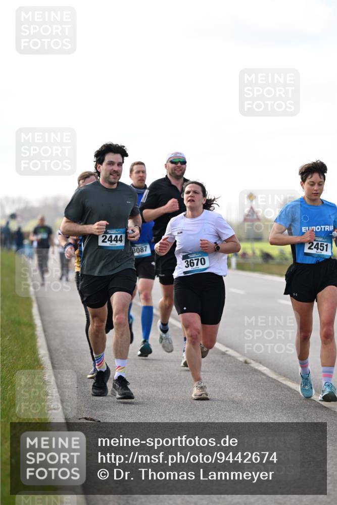 12.04.2026 - 45. Internationalen Wilhelmsburger Insellauf Dr. Thomas Lammeyer http://msf.ph/oto/9442674 12.04.2026 10:13:01 Laufen 2444, 3087, 3670, 2451 meine-sportfotos.de