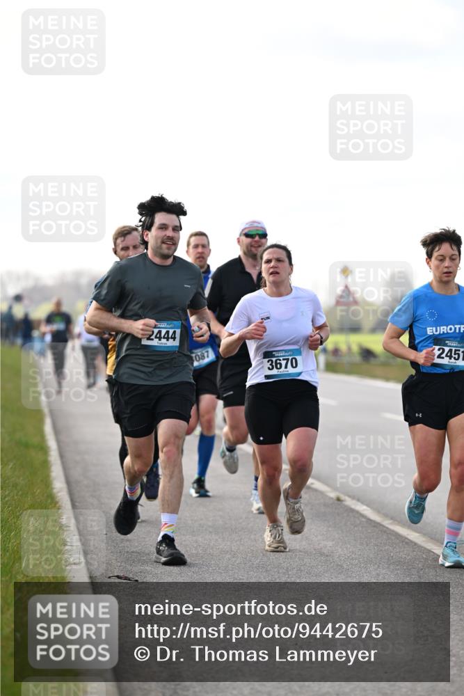 12.04.2026 - 45. Internationalen Wilhelmsburger Insellauf Dr. Thomas Lammeyer http://msf.ph/oto/9442675 12.04.2026 10:13:01 Laufen 2444, 087, 3670, 2451 meine-sportfotos.de