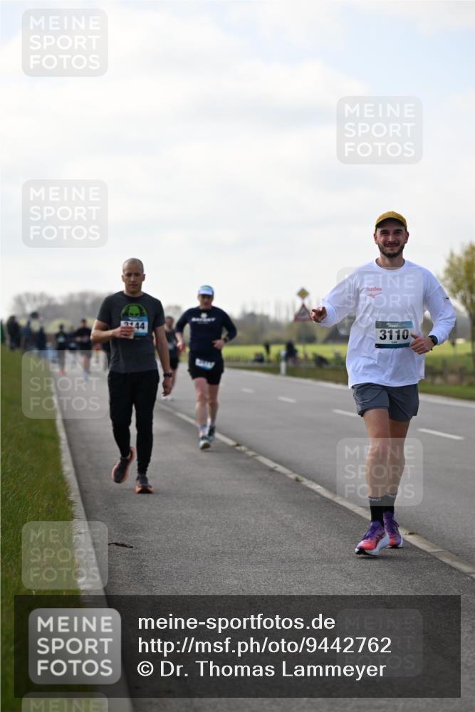 12.04.2026 - 45. Internationalen Wilhelmsburger Insellauf Dr. Thomas Lammeyer http://msf.ph/oto/9442762 12.04.2026 10:13:20 Laufen 2344, 3110 meine-sportfotos.de