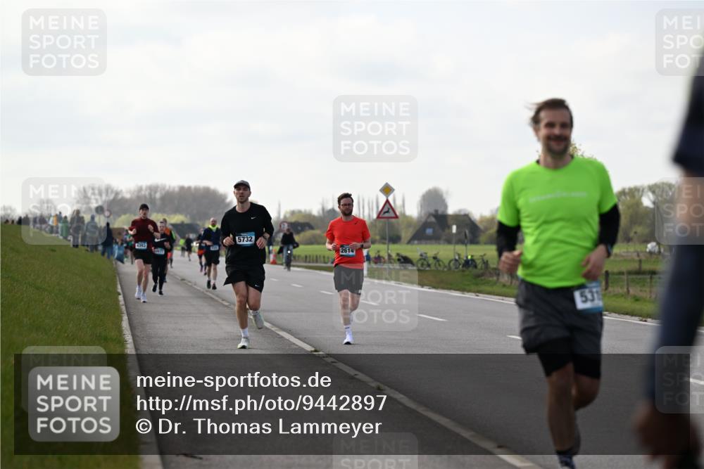 12.04.2026 - 45. Internationalen Wilhelmsburger Insellauf Dr. Thomas Lammeyer http://msf.ph/oto/9442897 12.04.2026 10:14:06 Laufen 4393, 5732, 2614, 53 meine-sportfotos.de