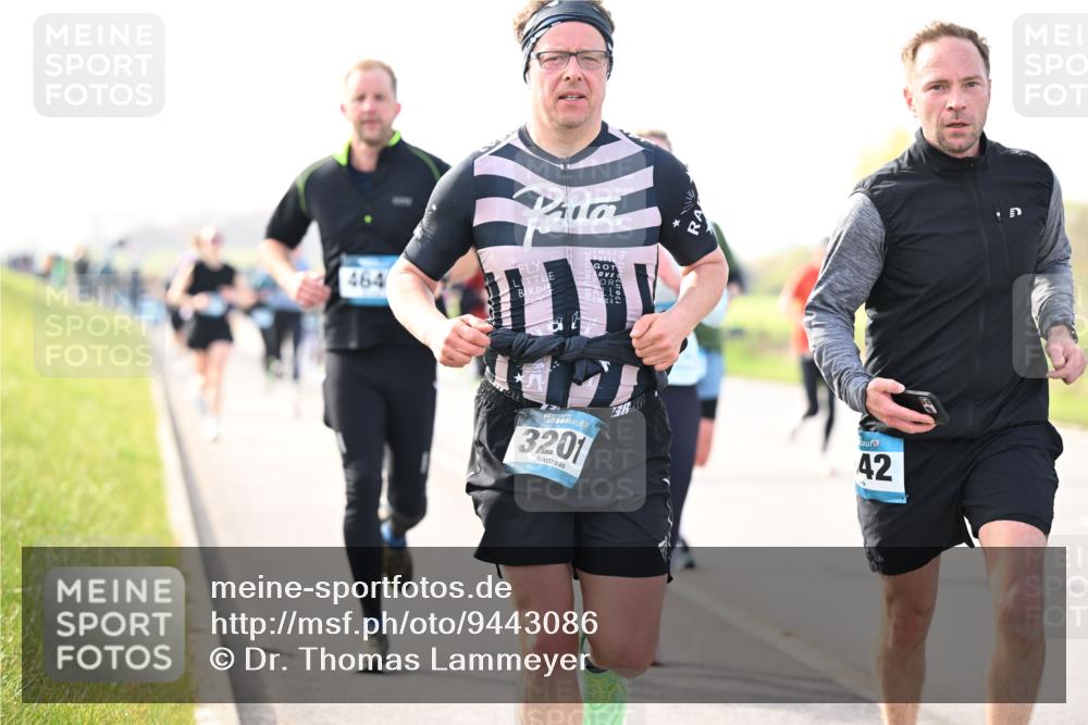 12.04.2026 - 45. Internationalen Wilhelmsburger Insellauf Dr. Thomas Lammeyer http://msf.ph/oto/9443086 12.04.2026 10:14:45 Laufen 464, 3201, 42 meine-sportfotos.de