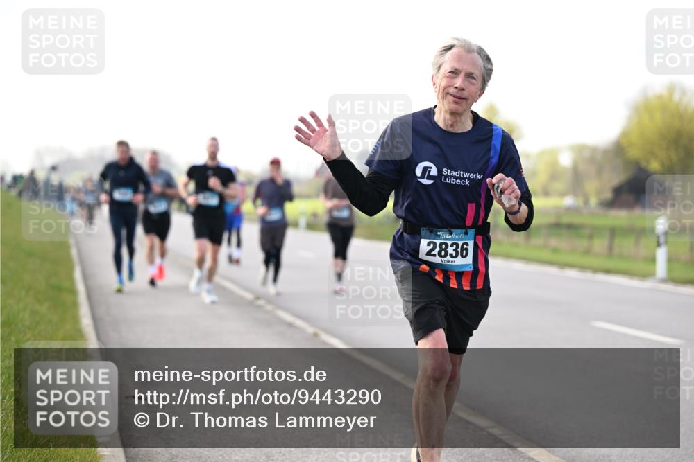 12.04.2026 - 45. Internationalen Wilhelmsburger Insellauf Dr. Thomas Lammeyer http://msf.ph/oto/9443290 12.04.2026 10:15:21 Laufen 2836 meine-sportfotos.de