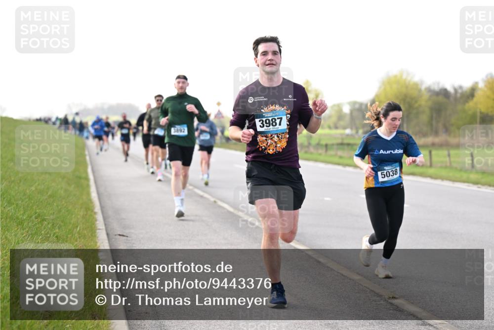 12.04.2026 - 45. Internationalen Wilhelmsburger Insellauf Dr. Thomas Lammeyer http://msf.ph/oto/9443376 12.04.2026 10:15:43 Laufen 3892, 3987, 5038 meine-sportfotos.de