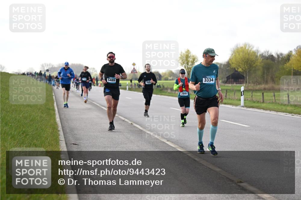 12.04.2026 - 45. Internationalen Wilhelmsburger Insellauf Dr. Thomas Lammeyer http://msf.ph/oto/9443423 12.04.2026 10:15:50 Laufen 5489, 4602, 2940, 3334 meine-sportfotos.de