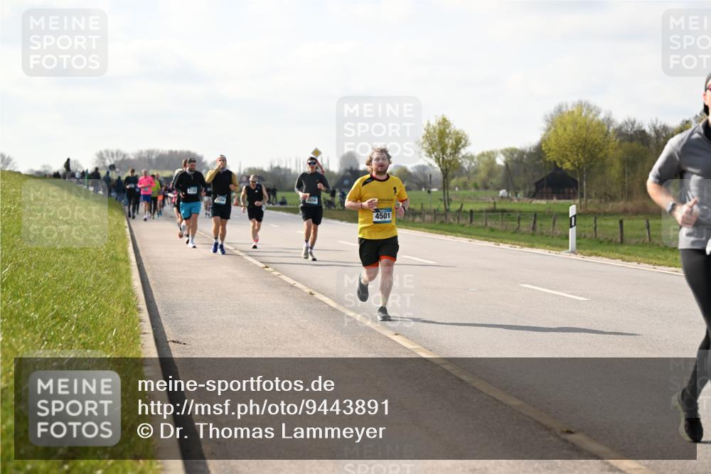12.04.2026 - 45. Internationalen Wilhelmsburger Insellauf Dr. Thomas Lammeyer http://msf.ph/oto/9443891 12.04.2026 10:17:15 Laufen 2102, 656, 104, 4501 meine-sportfotos.de