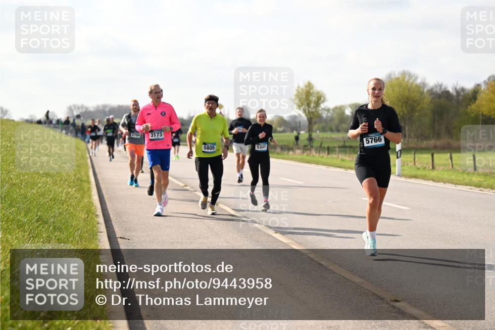 12.04.2026 - 45. Internationalen Wilhelmsburger Insellauf Dr. Thomas Lammeyer http://msf.ph/oto/9443958 12.04.2026 10:17:28 Laufen 5767, 3173, 5805, 5341, 5766 meine-sportfotos.de