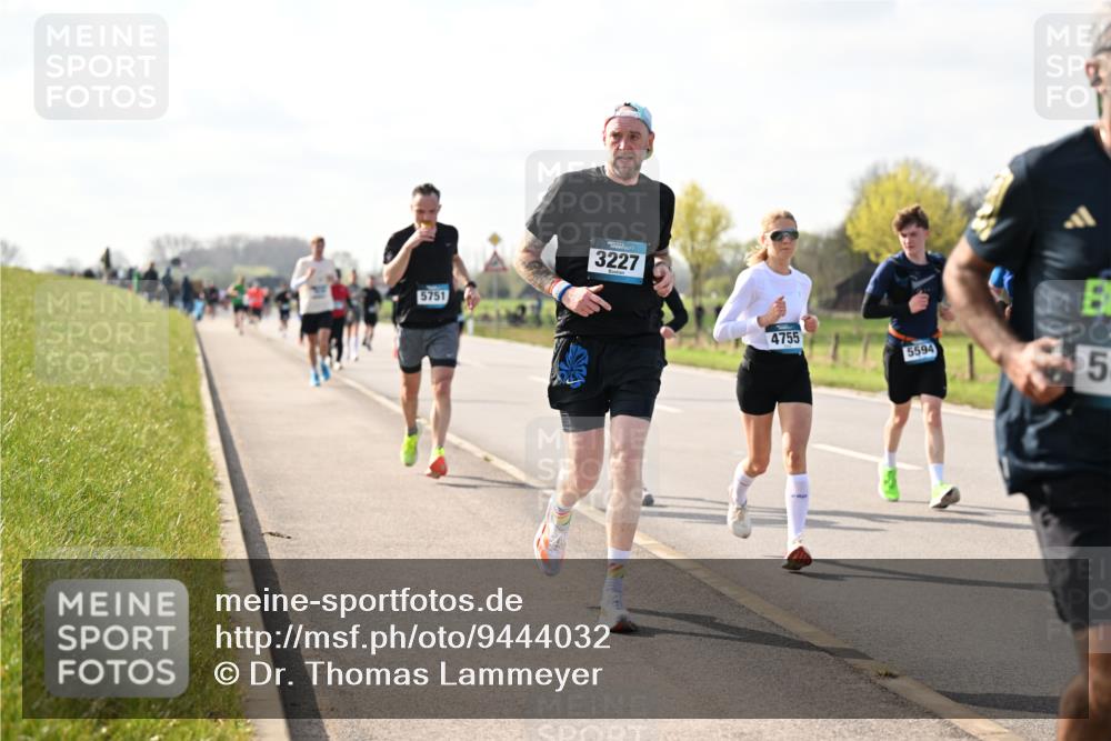12.04.2026 - 45. Internationalen Wilhelmsburger Insellauf Dr. Thomas Lammeyer http://msf.ph/oto/9444032 12.04.2026 10:17:41 Laufen 5751, 3227, 4755, 5594, 5 meine-sportfotos.de