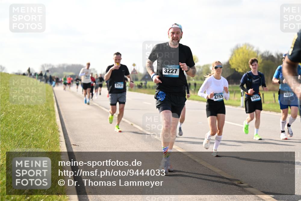 12.04.2026 - 45. Internationalen Wilhelmsburger Insellauf Dr. Thomas Lammeyer http://msf.ph/oto/9444033 12.04.2026 10:17:41 Laufen 5751, 3227, 4755, 5594, 449 meine-sportfotos.de