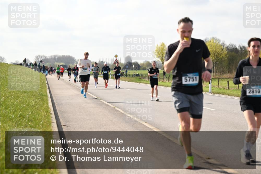 12.04.2026 - 45. Internationalen Wilhelmsburger Insellauf Dr. Thomas Lammeyer http://msf.ph/oto/9444048 12.04.2026 10:17:43 Laufen 3830, 4531, 2845, 5751, 2810 meine-sportfotos.de