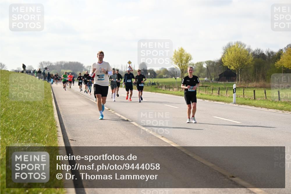 12.04.2026 - 45. Internationalen Wilhelmsburger Insellauf Dr. Thomas Lammeyer http://msf.ph/oto/9444058 12.04.2026 10:17:45 Laufen 3830, 4531, 4834, 284 meine-sportfotos.de
