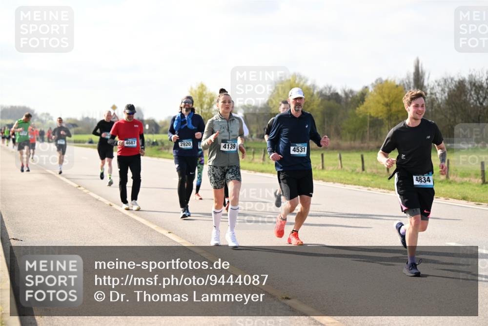 12.04.2026 - 45. Internationalen Wilhelmsburger Insellauf Dr. Thomas Lammeyer http://msf.ph/oto/9444087 12.04.2026 10:17:53 Laufen 4687, 2920, 4139, 4531, 4834 meine-sportfotos.de