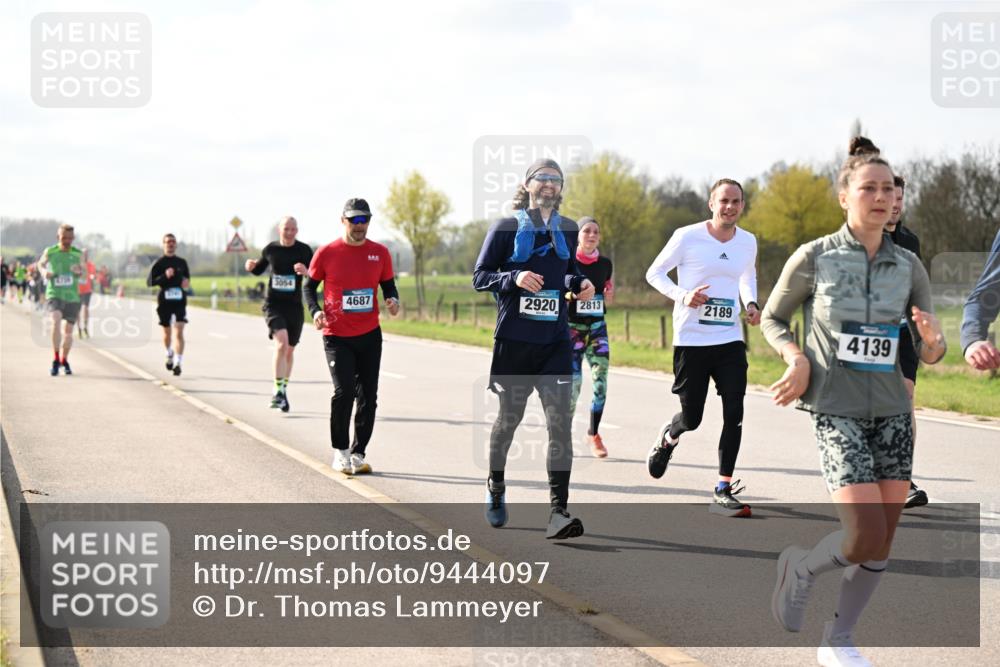 12.04.2026 - 45. Internationalen Wilhelmsburger Insellauf Dr. Thomas Lammeyer http://msf.ph/oto/9444097 12.04.2026 10:17:55 Laufen 3054, 4687, 2920, 2813, 2189, 4139 meine-sportfotos.de