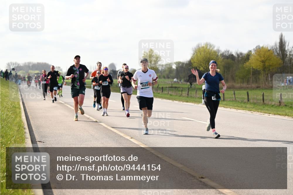 12.04.2026 - 45. Internationalen Wilhelmsburger Insellauf Dr. Thomas Lammeyer http://msf.ph/oto/9444154 12.04.2026 10:18:11 Laufen 416, 4785, 4882, 29 meine-sportfotos.de