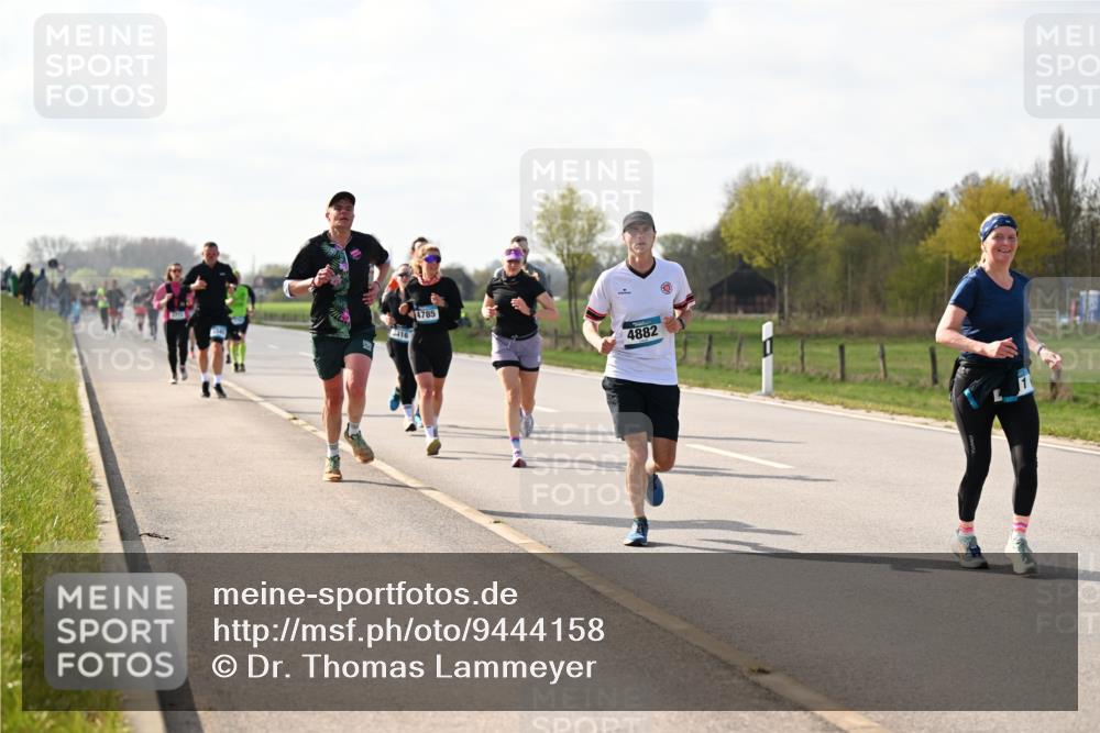 12.04.2026 - 45. Internationalen Wilhelmsburger Insellauf Dr. Thomas Lammeyer http://msf.ph/oto/9444158 12.04.2026 10:18:12 Laufen 416, 4785, 4882 meine-sportfotos.de