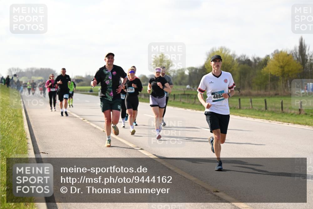 12.04.2026 - 45. Internationalen Wilhelmsburger Insellauf Dr. Thomas Lammeyer http://msf.ph/oto/9444162 12.04.2026 10:18:13 Laufen 16, 4785, 4882 meine-sportfotos.de