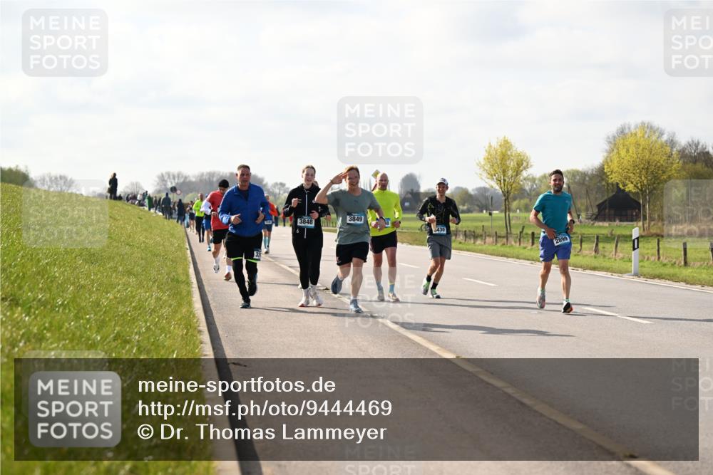 12.04.2026 - 45. Internationalen Wilhelmsburger Insellauf Dr. Thomas Lammeyer http://msf.ph/oto/9444469 12.04.2026 10:19:09 Laufen 3848, 3849, 2899 meine-sportfotos.de