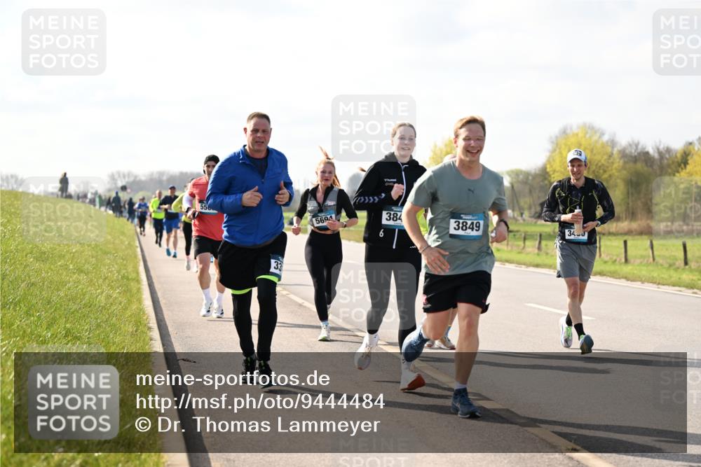 12.04.2026 - 45. Internationalen Wilhelmsburger Insellauf Dr. Thomas Lammeyer http://msf.ph/oto/9444484 12.04.2026 10:19:12 Laufen 556, 33, 5694, 6, 384, 3849, 34 meine-sportfotos.de