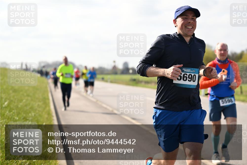 12.04.2026 - 45. Internationalen Wilhelmsburger Insellauf Dr. Thomas Lammeyer http://msf.ph/oto/9444542 12.04.2026 10:19:22 Laufen 5690, 5598 meine-sportfotos.de