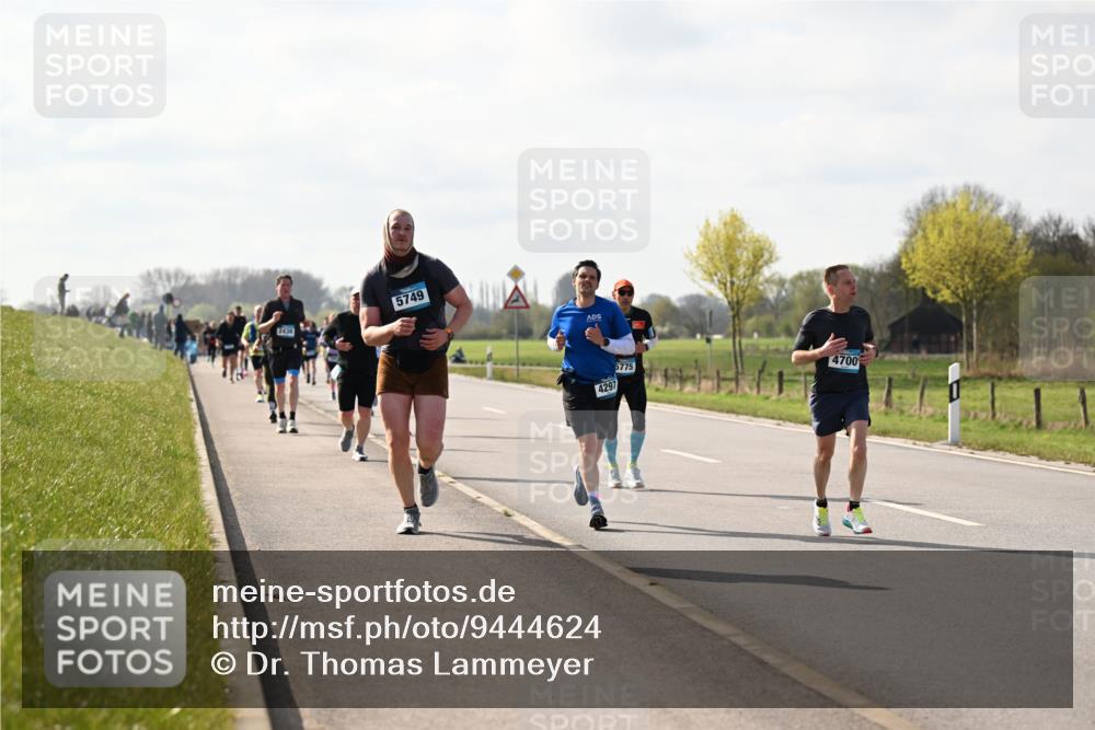 12.04.2026 - 45. Internationalen Wilhelmsburger Insellauf Dr. Thomas Lammeyer http://msf.ph/oto/9444624 12.04.2026 10:19:39 Laufen 2438, 5749, 4297, 5775, 4700 meine-sportfotos.de