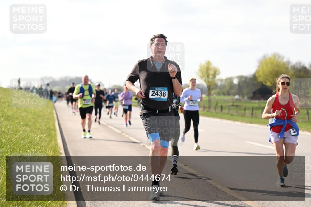 12.04.2026 - 45. Internationalen Wilhelmsburger Insellauf Dr. Thomas Lammeyer http://msf.ph/oto/9444674 12.04.2026 10:19:47 Laufen 3336, 2438, 69, 2301, 37 meine-sportfotos.de