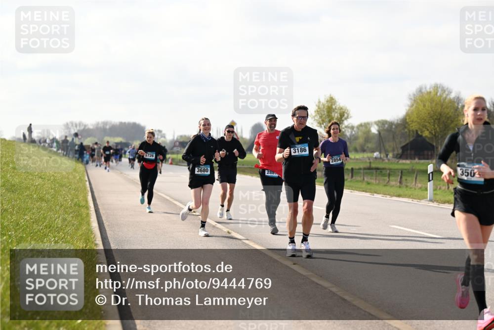 12.04.2026 - 45. Internationalen Wilhelmsburger Insellauf Dr. Thomas Lammeyer http://msf.ph/oto/9444769 12.04.2026 10:20:01 Laufen 5726, 3680, 288, 3186, 2854, 350 meine-sportfotos.de