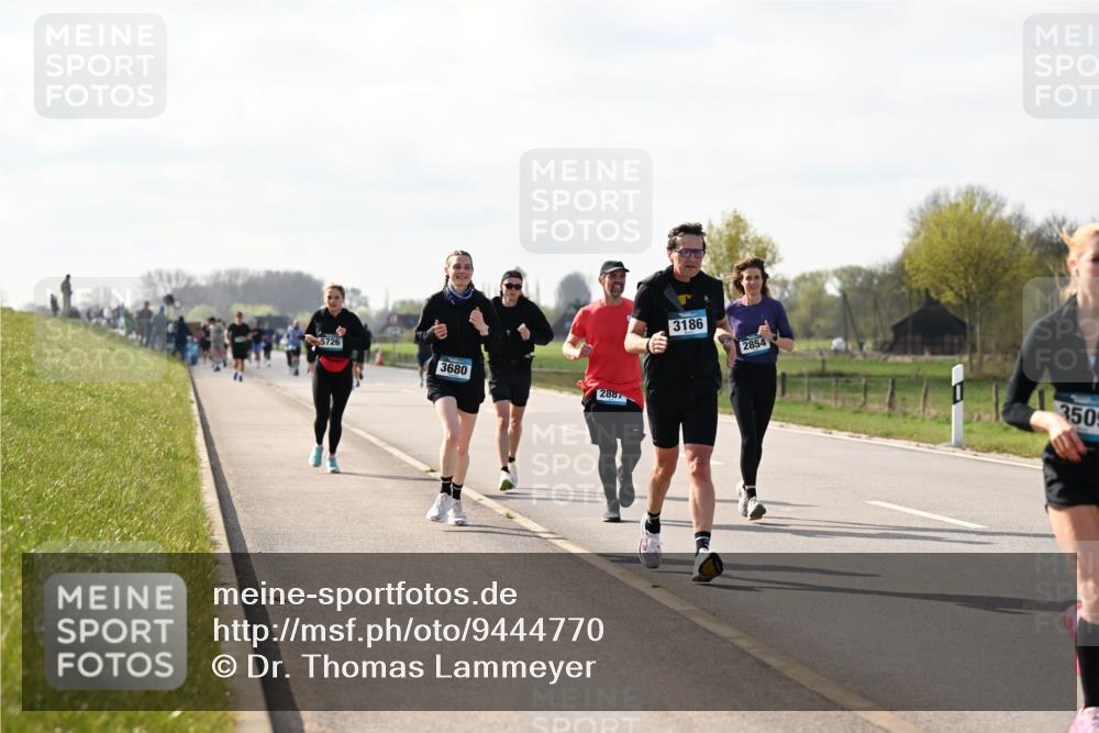 12.04.2026 - 45. Internationalen Wilhelmsburger Insellauf Dr. Thomas Lammeyer http://msf.ph/oto/9444770 12.04.2026 10:20:01 Laufen 5726, 3680, 2887, 3186, 2854, 3505 meine-sportfotos.de