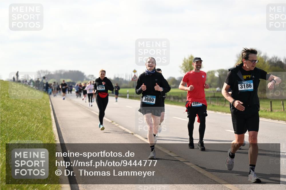 12.04.2026 - 45. Internationalen Wilhelmsburger Insellauf Dr. Thomas Lammeyer http://msf.ph/oto/9444777 12.04.2026 10:20:03 Laufen 5726, 3680, 288, 3186 meine-sportfotos.de