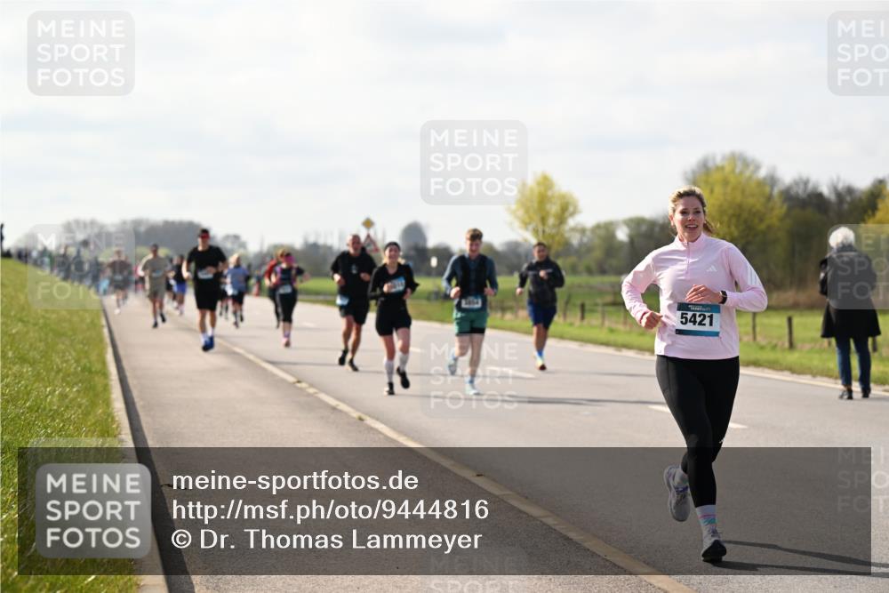12.04.2026 - 45. Internationalen Wilhelmsburger Insellauf Dr. Thomas Lammeyer http://msf.ph/oto/9444816 12.04.2026 10:20:15 Laufen 5421 meine-sportfotos.de