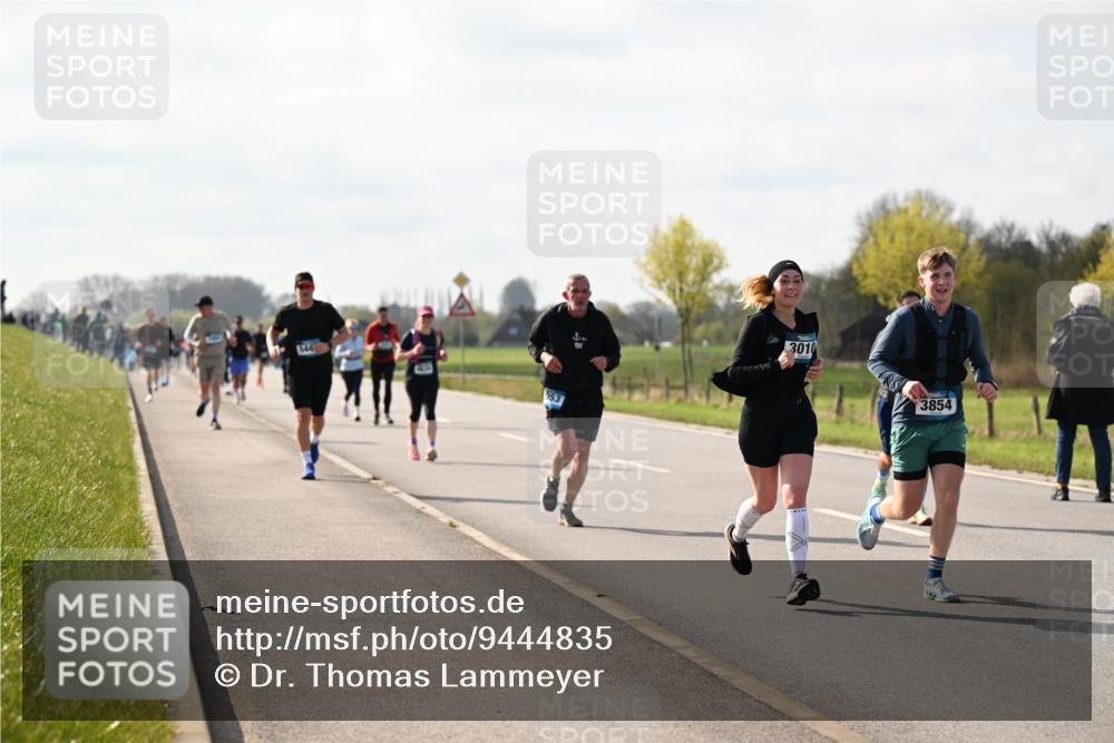 12.04.2026 - 45. Internationalen Wilhelmsburger Insellauf Dr. Thomas Lammeyer http://msf.ph/oto/9444835 12.04.2026 10:20:18 Laufen 053, 3010, 3854 meine-sportfotos.de
