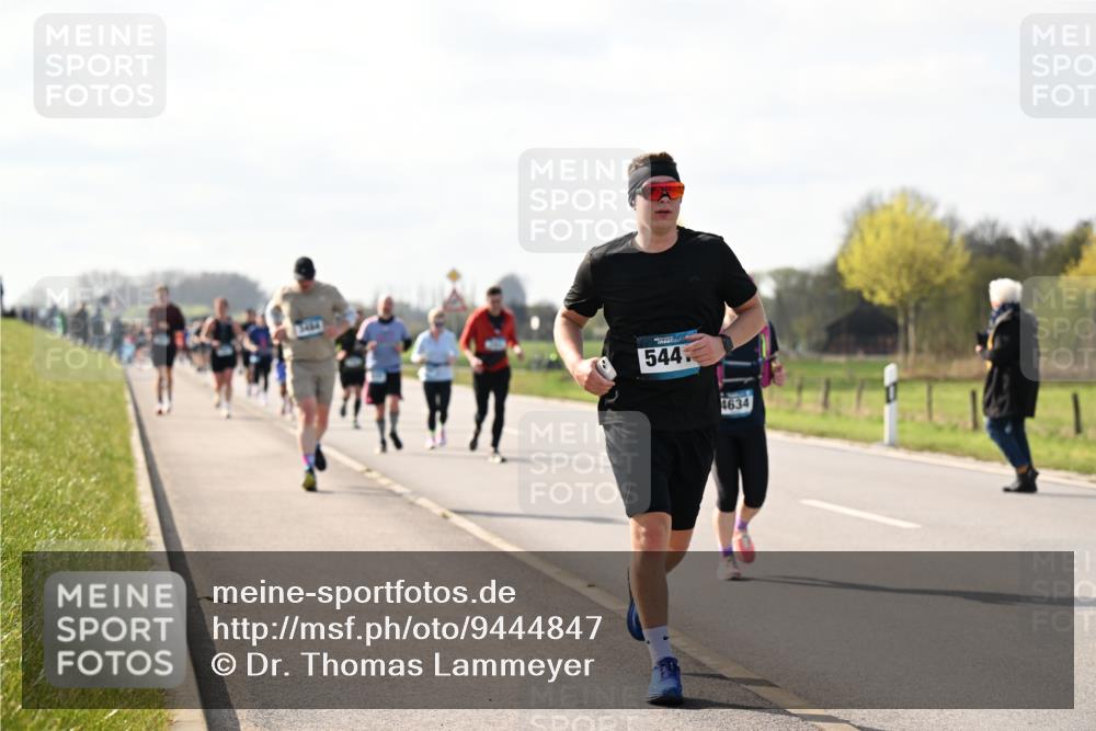 12.04.2026 - 45. Internationalen Wilhelmsburger Insellauf Dr. Thomas Lammeyer http://msf.ph/oto/9444847 12.04.2026 10:20:23 Laufen 544, 4634 meine-sportfotos.de