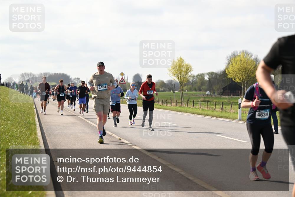 12.04.2026 - 45. Internationalen Wilhelmsburger Insellauf Dr. Thomas Lammeyer http://msf.ph/oto/9444854 12.04.2026 10:20:24 Laufen 4681, 3484, 1435, 2054, 4634 meine-sportfotos.de