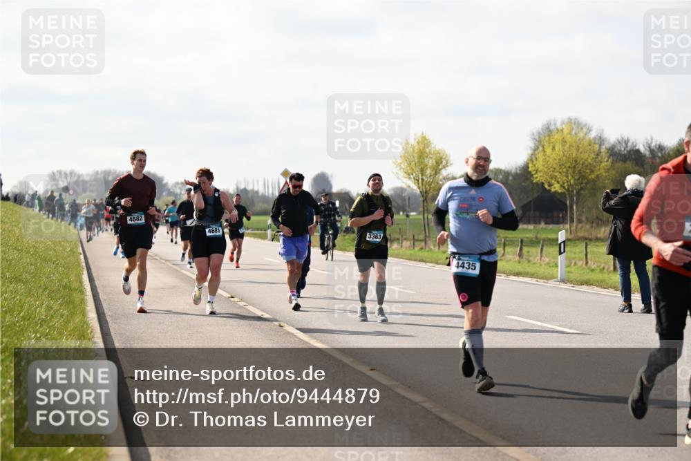 12.04.2026 - 45. Internationalen Wilhelmsburger Insellauf Dr. Thomas Lammeyer http://msf.ph/oto/9444879 12.04.2026 10:20:29 Laufen 4682, 4681, 3363, 4435 meine-sportfotos.de