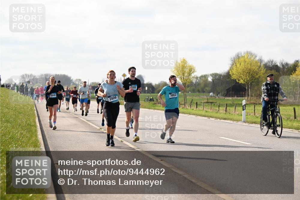 12.04.2026 - 45. Internationalen Wilhelmsburger Insellauf Dr. Thomas Lammeyer http://msf.ph/oto/9444962 12.04.2026 10:20:45 Laufen 5649, 2809, 182, 3952 meine-sportfotos.de