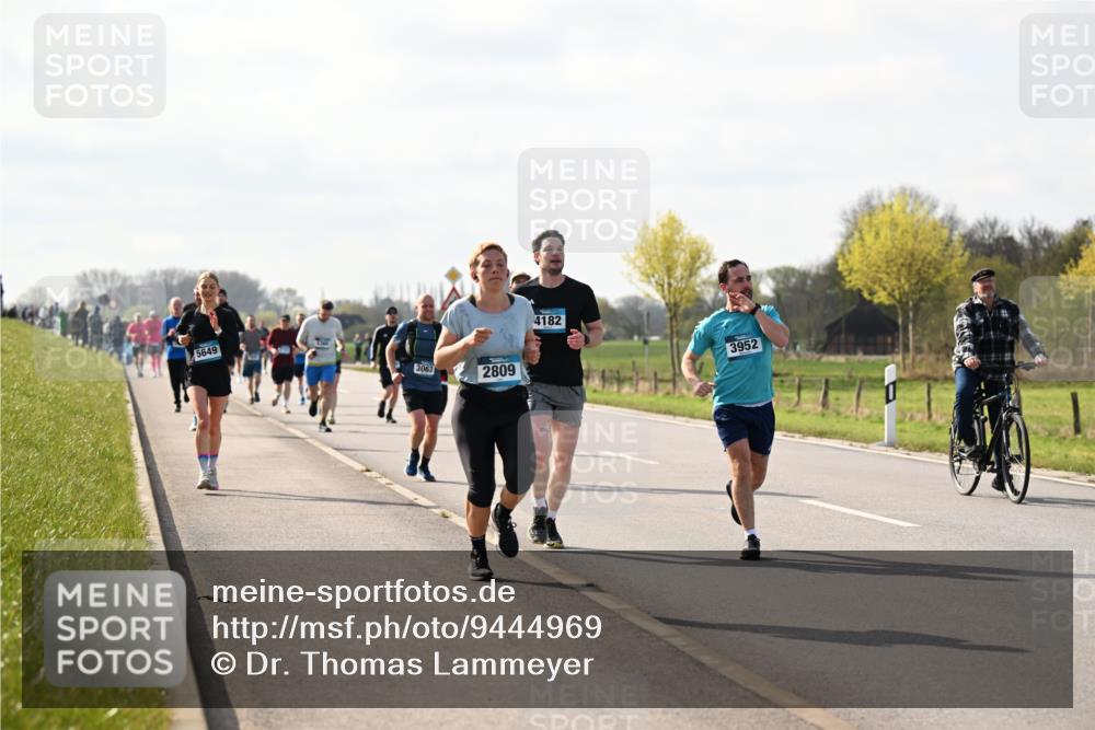 12.04.2026 - 45. Internationalen Wilhelmsburger Insellauf Dr. Thomas Lammeyer http://msf.ph/oto/9444969 12.04.2026 10:20:46 Laufen 5649, 3063, 2809, 4182, 3952 meine-sportfotos.de