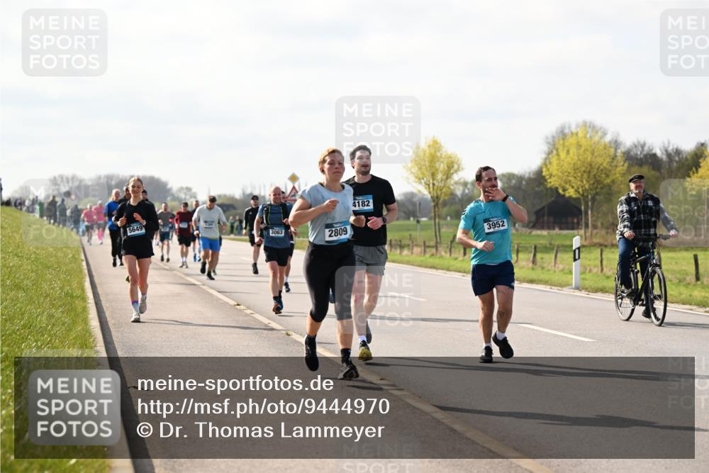 12.04.2026 - 45. Internationalen Wilhelmsburger Insellauf Dr. Thomas Lammeyer http://msf.ph/oto/9444970 12.04.2026 10:20:46 Laufen 5649, 3063, 2809, 4182, 3952 meine-sportfotos.de