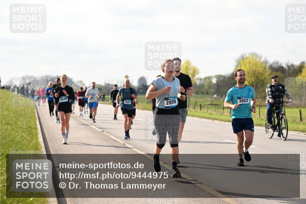 12.04.2026 - 45. Internationalen Wilhelmsburger Insellauf Dr. Thomas Lammeyer http://msf.ph/oto/9444975 12.04.2026 10:20:47 Laufen 5649, 3063, 2809, 3952 meine-sportfotos.de