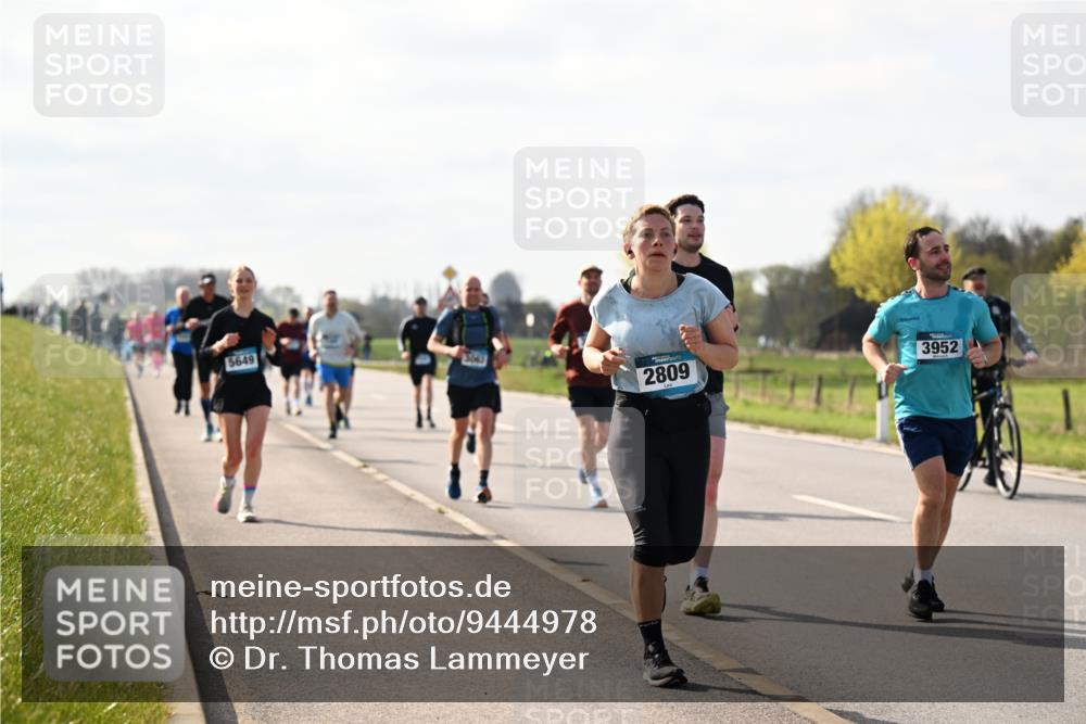 12.04.2026 - 45. Internationalen Wilhelmsburger Insellauf Dr. Thomas Lammeyer http://msf.ph/oto/9444978 12.04.2026 10:20:47 Laufen 5649, 2809, 3952 meine-sportfotos.de