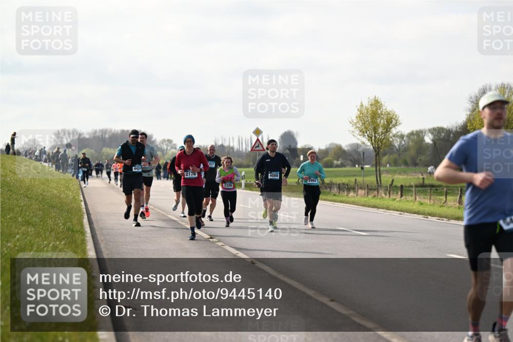 12.04.2026 - 45. Internationalen Wilhelmsburger Insellauf Dr. Thomas Lammeyer http://msf.ph/oto/9445140 12.04.2026 10:21:28 Laufen 4424, 2176, 357, 3326, 4088, 2992 meine-sportfotos.de