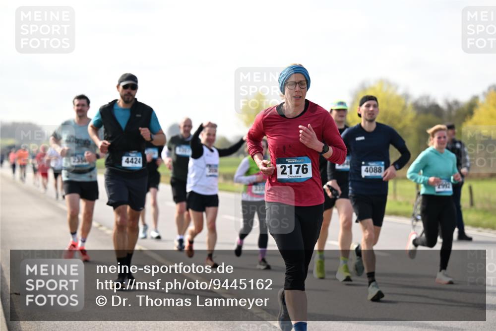 12.04.2026 - 45. Internationalen Wilhelmsburger Insellauf Dr. Thomas Lammeyer http://msf.ph/oto/9445162 12.04.2026 10:21:33 Laufen 4424, 3321, 4, 2176, 4088 meine-sportfotos.de