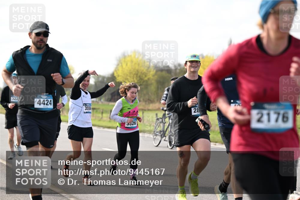12.04.2026 - 45. Internationalen Wilhelmsburger Insellauf Dr. Thomas Lammeyer http://msf.ph/oto/9445167 12.04.2026 10:21:34 Laufen 322, 2018, 4424, 3556, 28, 3326, 2176 meine-sportfotos.de