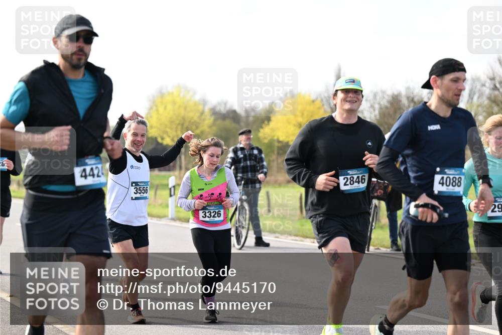 12.04.2026 - 45. Internationalen Wilhelmsburger Insellauf Dr. Thomas Lammeyer http://msf.ph/oto/9445170 12.04.2026 10:21:34 Laufen 4424, 3556, 3326, 2846, 4088, 29 meine-sportfotos.de