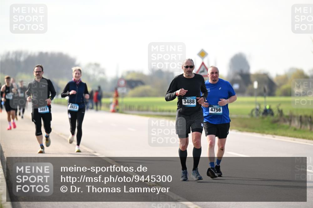 12.04.2026 - 45. Internationalen Wilhelmsburger Insellauf Dr. Thomas Lammeyer http://msf.ph/oto/9445300 12.04.2026 10:22:32 Laufen 1923, 3887, 3488, 4756 meine-sportfotos.de