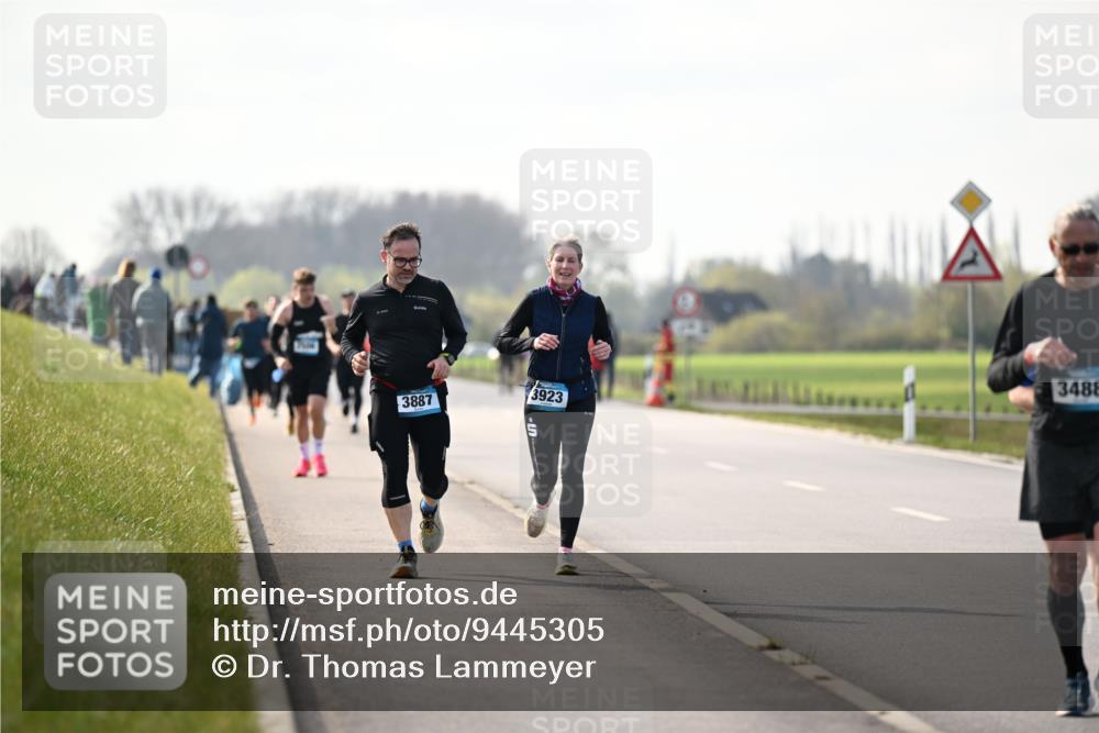 12.04.2026 - 45. Internationalen Wilhelmsburger Insellauf Dr. Thomas Lammeyer http://msf.ph/oto/9445305 12.04.2026 10:22:33 Laufen 3887, 3923, 3488 meine-sportfotos.de