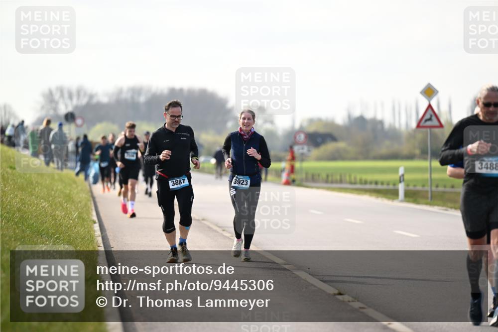 12.04.2026 - 45. Internationalen Wilhelmsburger Insellauf Dr. Thomas Lammeyer http://msf.ph/oto/9445306 12.04.2026 10:22:33 Laufen 3887, 3923, 3488 meine-sportfotos.de