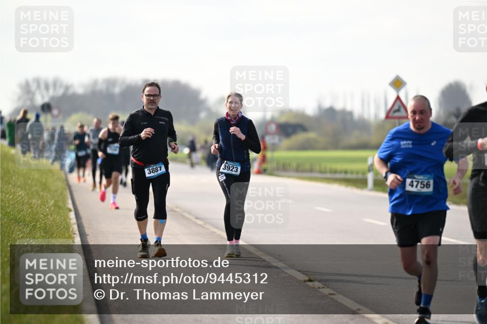 12.04.2026 - 45. Internationalen Wilhelmsburger Insellauf Dr. Thomas Lammeyer http://msf.ph/oto/9445312 12.04.2026 10:22:34 Laufen 3887, 3923, 4756 meine-sportfotos.de