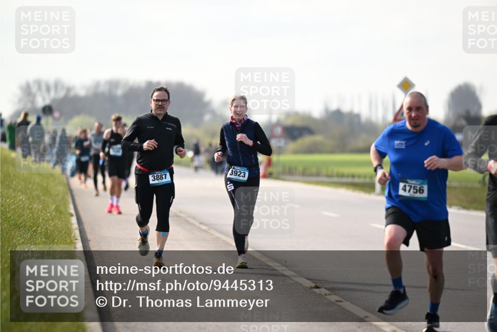 12.04.2026 - 45. Internationalen Wilhelmsburger Insellauf Dr. Thomas Lammeyer http://msf.ph/oto/9445313 12.04.2026 10:22:34 Laufen 3887, 3923, 4756, 1 meine-sportfotos.de