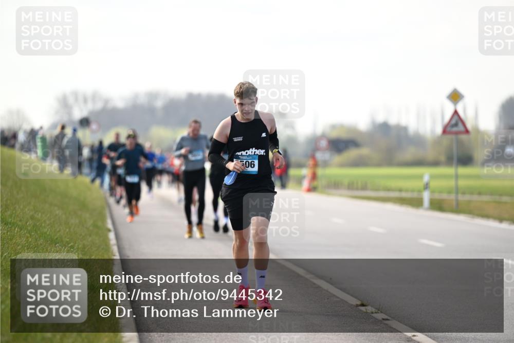 12.04.2026 - 45. Internationalen Wilhelmsburger Insellauf Dr. Thomas Lammeyer http://msf.ph/oto/9445342 12.04.2026 10:22:43 Laufen 06 meine-sportfotos.de