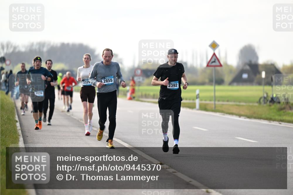 12.04.2026 - 45. Internationalen Wilhelmsburger Insellauf Dr. Thomas Lammeyer http://msf.ph/oto/9445370 12.04.2026 10:22:49 Laufen 3039, 3325, 2855, 2392 meine-sportfotos.de