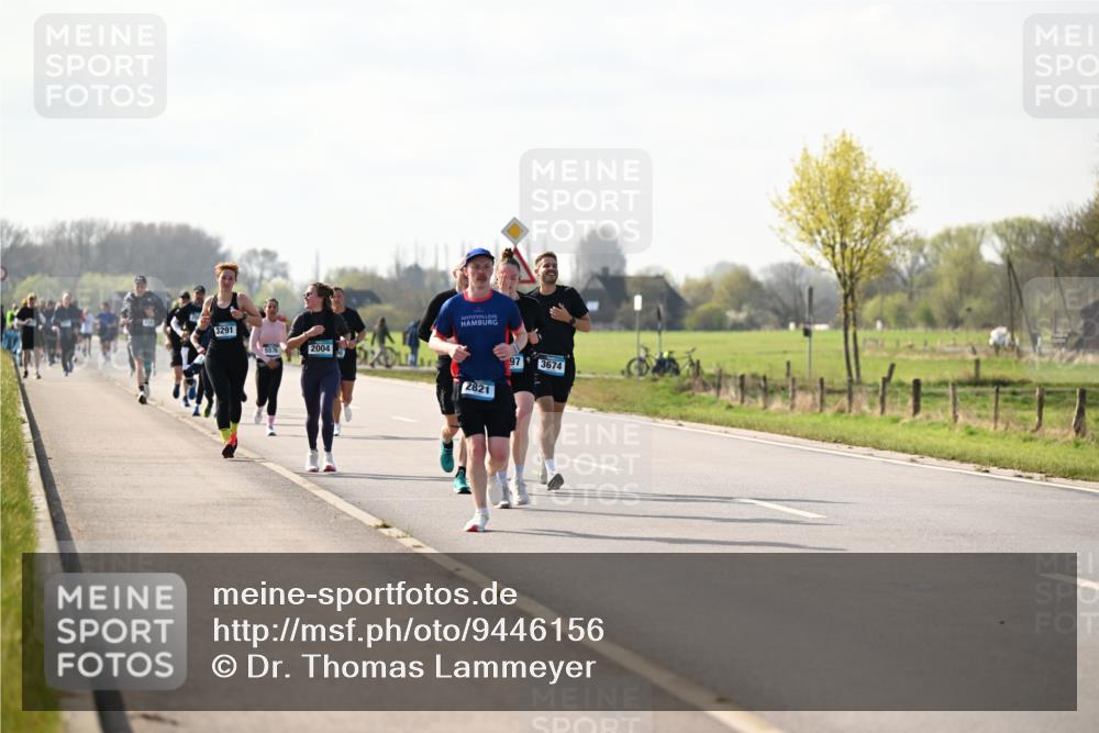 12.04.2026 - 45. Internationalen Wilhelmsburger Insellauf Dr. Thomas Lammeyer http://msf.ph/oto/9446156 12.04.2026 10:25:40 Laufen 3291, 5576, 2004, 2821, 97, 3674 meine-sportfotos.de